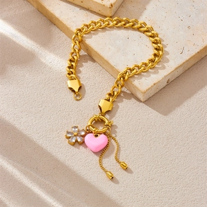 Bracelet chaîne en acier doré 18K avec pendentifs cœur rose et fleurs en strass brillant