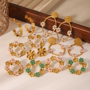Boucles d'oreilles fleurs en acier inoxydable doré 18K avec perles et perles colorées