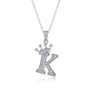 S925 sterling zilveren K letter hanger ketting met kroon ontwerp en sprankelende moissaniet