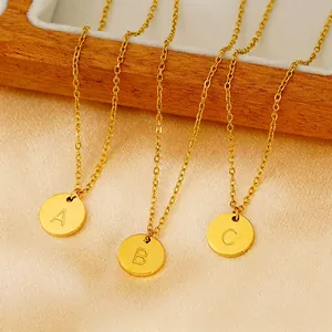 Collier Pendentif Lettre Initiale Minimaliste Acier Inoxydable Plaqué Or 18K Rond Pièce Alphabet Bijoux Pour Femmes