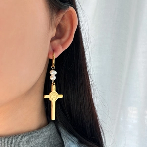 Boucles D'oreilles Pendentif Croix Rétro Acier Inoxydable Plaqué Or 18K Avec Künstliche Perles D'eau Douce Naturelles Style Religieux