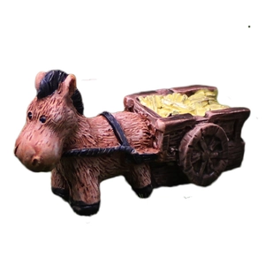 Statuina in miniatura di carrozza con cavallo in resina per decorazioni di giardini