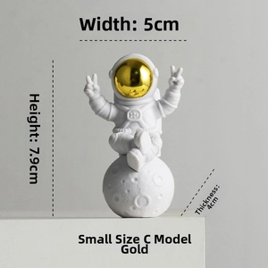 Detailed dimensions of gold astronaut figurine on lunar base, 7.9cm height size C