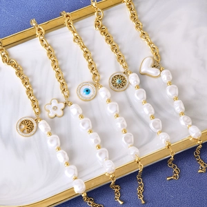 Ensemble de bracelets bohèmes dorés avec perles baroques et breloques arbre de vie