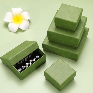 Retro forest green embossed jewelry box set for rings and necklaces with floral accents