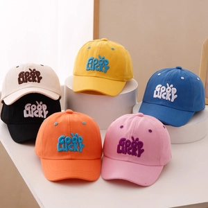 Casquette baseball enfant avec broderie GOOD LUCKY et oreilles de lapin en six couleurs