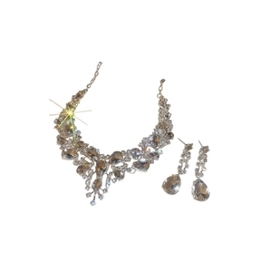 Sparkling silver teardrop pendant necklace and drop earrings bridal jewelry set