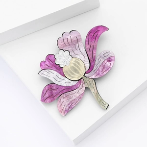 Elegante acryl lotusbroche met paarse en roze pailletten voor damesmantels en truien