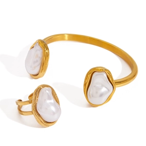 Ensemble bijoux perles baroques avec bague et bracelet jonc en acier titane doré