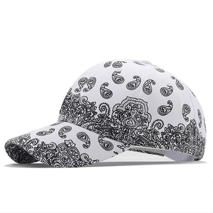 Casquette de baseball à motif paisley noir et blanc avec visière courbée pour hommes et femmes