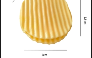Detailed size view of creative potato chip snack clips showing 5.5cm by 5cm dimensions