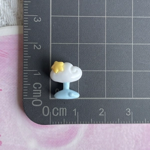 Size measurement of miniature resin cloud and star charm for DIY crafts and nail art