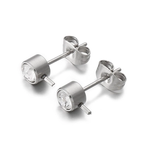 Boucles d'oreilles en acier inoxydable argenté avec cristal de zircon rond serti clos