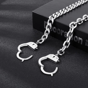 Collier chaîne NK en acier inoxydable avec pendentif unique en forme de menottes cœur