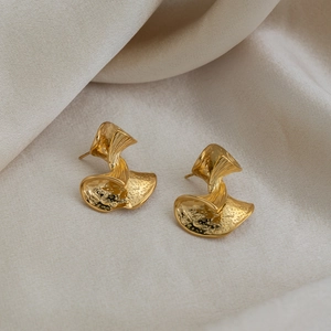 Boucles d'oreilles vintage en acier inoxydable doré 18K avec texture martelée