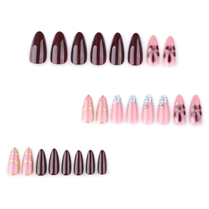 Set di unghie finte a mandorla francese con smalto bordeaux e decori floreali