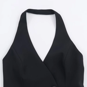 Schwarze Neckholder-Weste für Damen mit V-Ausschnitt und asymmetrischem Schwalbenschwanz