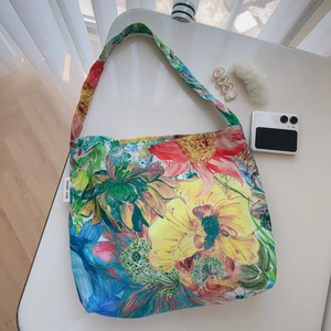 Colorful floral print cotton tote bag for women with vibrant summer holiday style