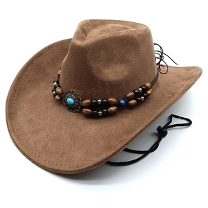 Klassischer brauner Cowboyhut aus Wildlederimitat mit Holzperlen und Türkis-Verzierung