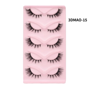 Close-up of 5 pairs of cat-eye false eyelashes in a pink tray, model 3DMAO-15