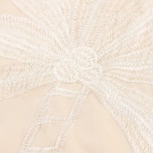 Boho-Maxikleid mit weißer Palmbaum-Stickerei auf beigem Baumwoll-Leinen-Stoff