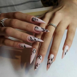 Long Stiletto Press On Nails Nude Pink Black Leaf Vine Design Artificial Fake Nails For Women DIY Manicure