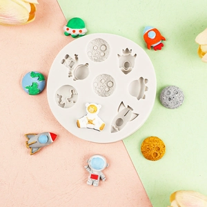 Astronaut and space rocket themed silicone mold for DIY fondant and chocolate cake decorating