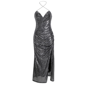 Robe de soirée pailletée gris anthracite avec dos nu et fente haute sur la jambe