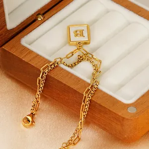 Bracelet double rang en acier inoxydable doré avec pendentif rectangulaire lettre B
