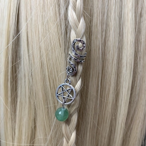 Silver spiral dreadlock accessory with star charm and green natural amethyst bead