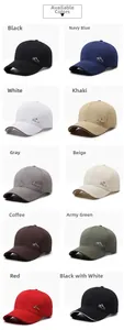 Dettaglio di dieci cappellini da baseball in cotone colorato con ricamo laterale montano