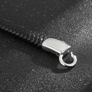 Bracelet tendance pour hommes en cuir tressé noir avec fermoir crochet en acier