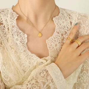 Irregular oval pendant necklace with chain ring in 18K gold plated titanium steel