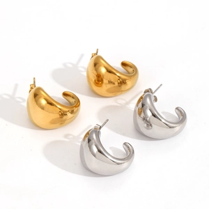 Minimalist C-shaped stainless steel earrings in polished 18k gold and silver finishes