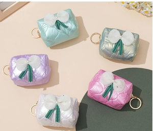 Quilted heart-pattern mini wallets in five metallic colors with mesh bows and keychains