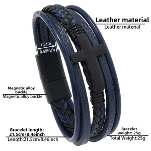 Dettaglio del bracciale in pelle multistrato con lunghezza 21,5cm e chiusura magnetica