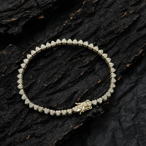 Lussuoso bracciale tennis a forma di cuore con placcatura in oro e zirconi scintillanti