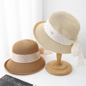 Chapeau de soleil en paille pour femme avec ruban en mousseline à pois et nœud chic