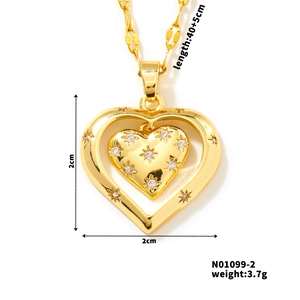 Macro detail of golden double heart pendant with dimensions 2x2cm and chain length 45cm
