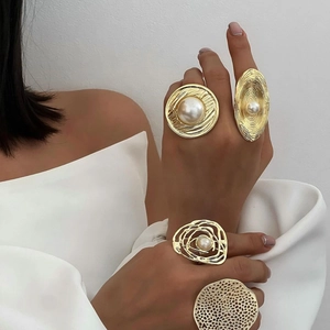 Exaggerated 18K gold plated stainless steel pearl rings set for women in minimalist style