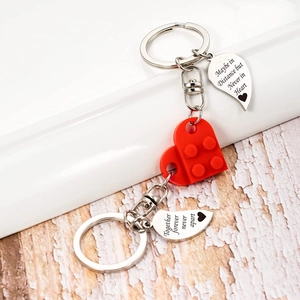 Set de llaveros de corazón en bloques Together Forever para parejas con colgantes grabados