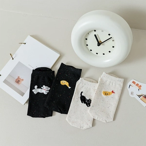 Cute cotton crew socks with animal embroidery in black and beige spotted yarn