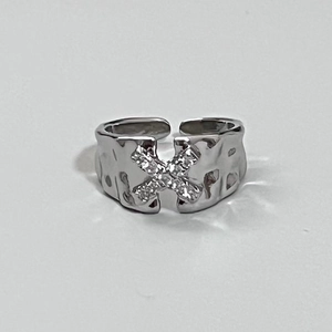 Silver star ring with textured band and sparkling X-shaped zircon setting for couples