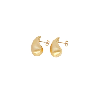 Minimalist golden teardrop earrings with brushed and polished metal texture finish