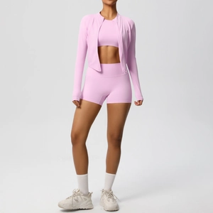 Completo yoga 3 pezzi rosa pallido con giacca con zip, asole per pollici e pantaloncini
