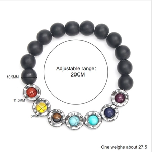 Detailed size specifications for yoga bead bracelet featuring 10.5mm matte black stones