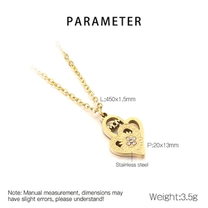 Detail shot of golden MOM heart pendant with dimensions 20x13mm and 450mm chain