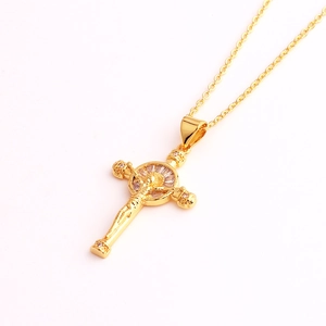 18K gold plated necklace with zircon-encrusted crucifix pendant and Jesus figure