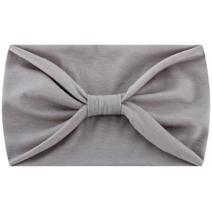 Detail shot of the elastic grey yoga headband made from soft and breathable fabric