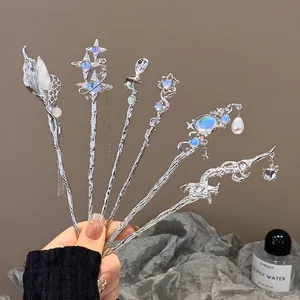 Eleganter Haarnadel-Set mit silbernen Mondsteinen, Quasten und Perlen für Damen